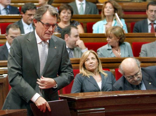 Telediario 1 - La Generalitat de Cataluña aplaza dos meses el pago a geriátricos y centros de discapacitados