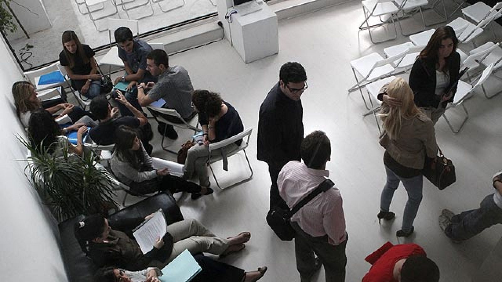 Más Gente - Disneyland París busca trabajadores españoles