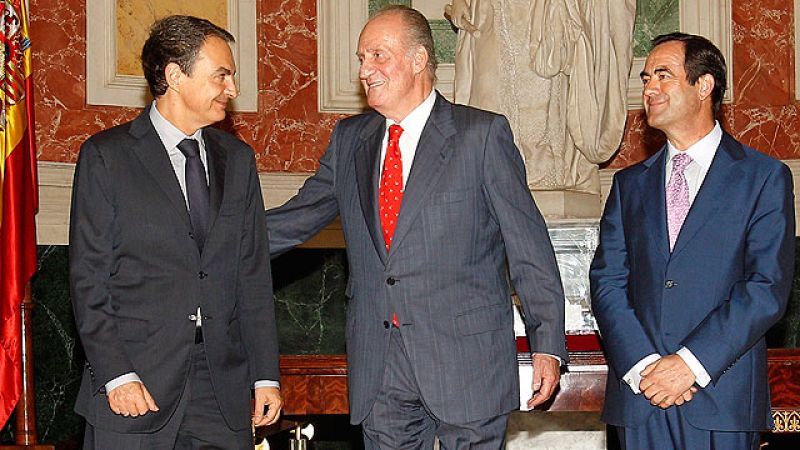 El rey admite que España tendrá que afrontar "bastantes" sacrificios