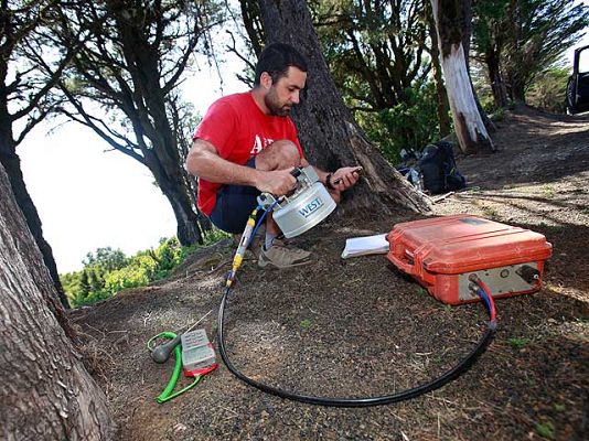 Telediario 1 - Vulcanólogos están pendientes de la situación de El Hierro, aunque descartan terremotos mayores
