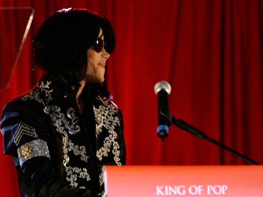 Telediario 1 - Michael Jackson, obsesionado con tener cerca a su médico