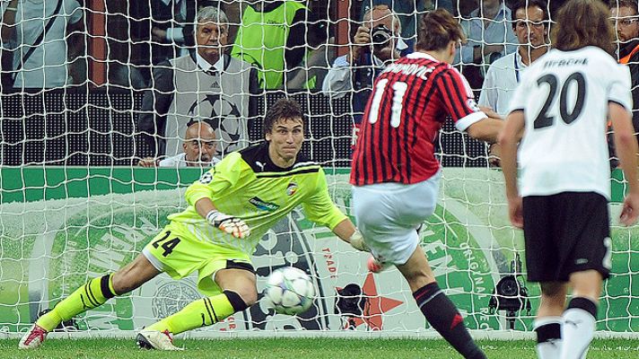 Champions League - El Milan gana al Viktoria Plzen (2-0)