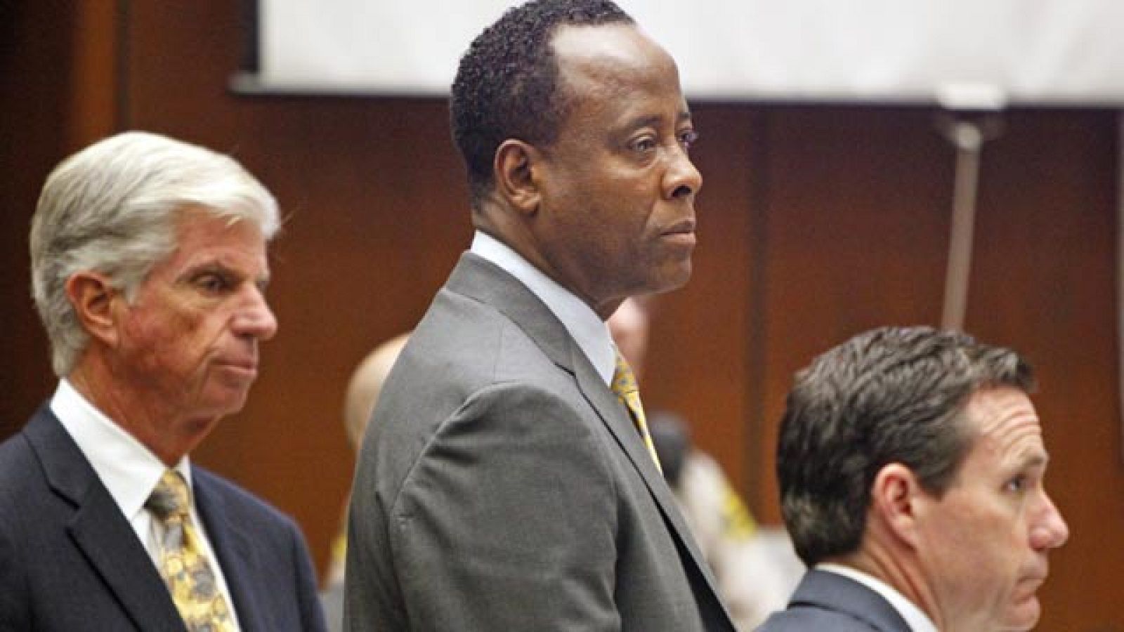 Más Gente - Conrad Murray se enfrenta a cuatro años de prisión por la muerte de Michael Jackson