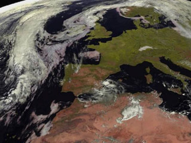 Tormentas localmente fuertes en Valencia y Mallorca, levante en el Estrecho