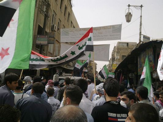 Informativo 24h - El régimen sirio admite la muerte de siete militares en enfrentamientos armados en Rastan