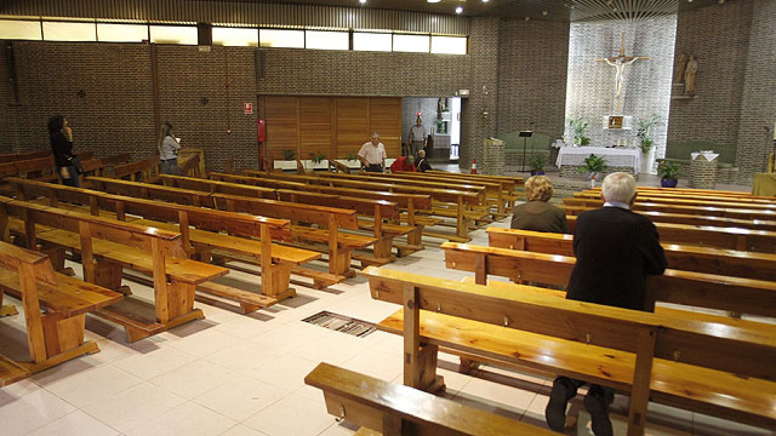 El homicidia de la iglesia estuvo merodeando por la zona horas antes