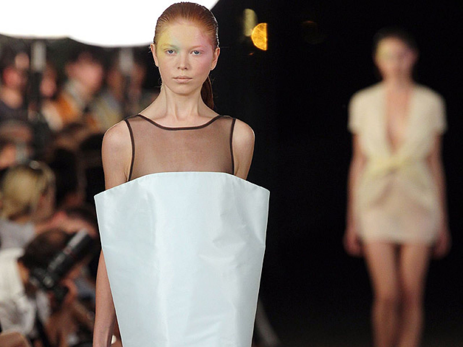 Amaya Arzuaga, única diseñadora española en la Semana de la Moda de París | Ver