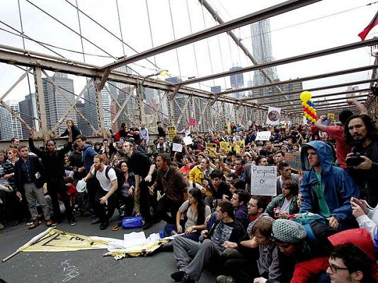  - Detienen a 700 'indignados' en protestas en Nueva York