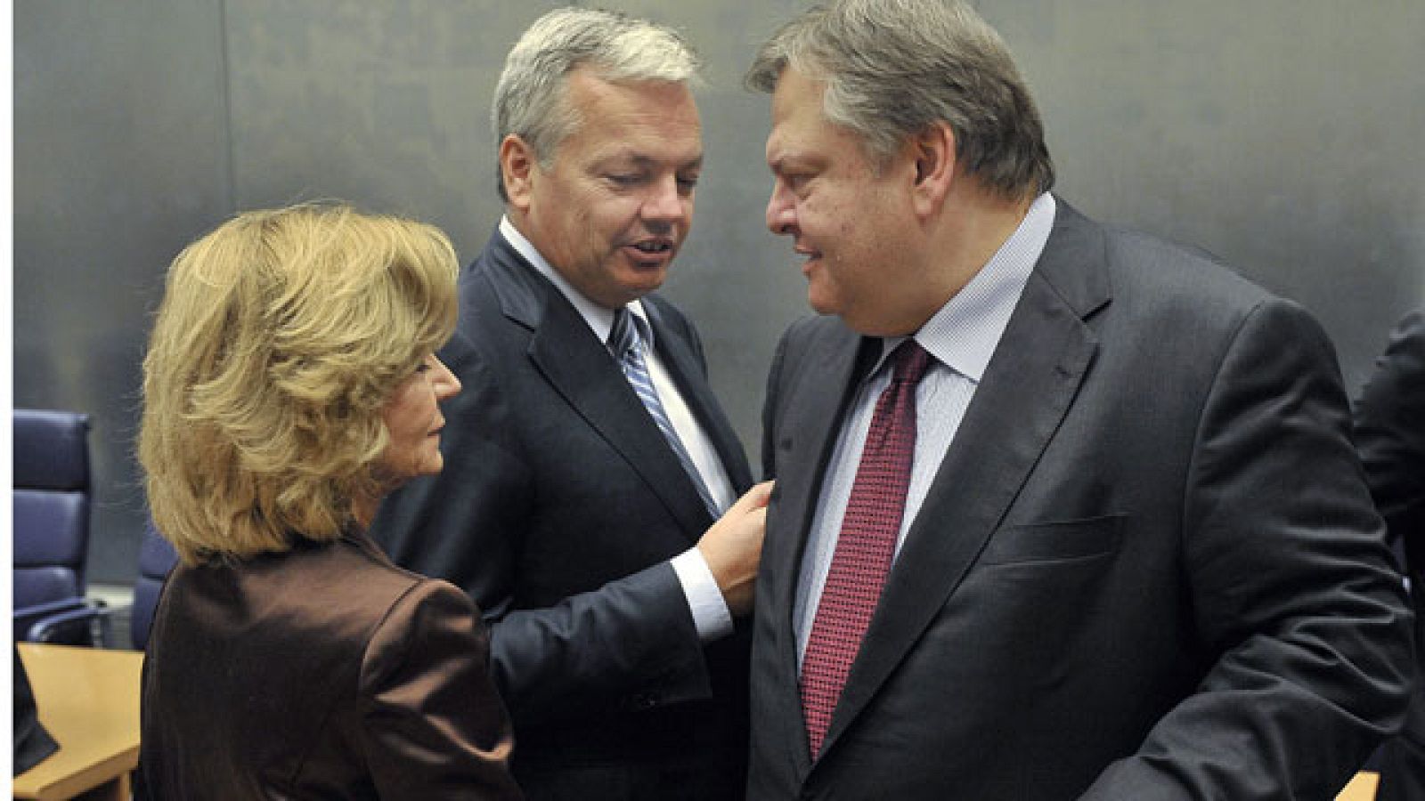 Telediario 2 en cuatro minutos - 03/10/11 | Ver