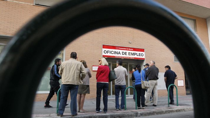 Telediario 1 - 71% de los parados tiene prestación