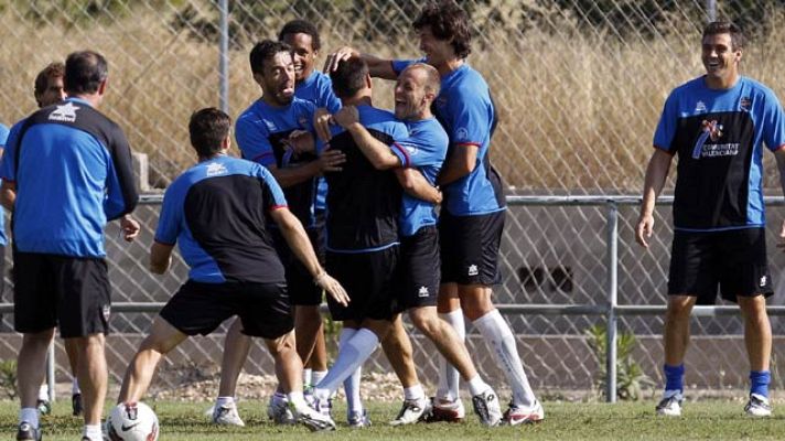 Telediario 1 - El Levante, el éxito de la humildad