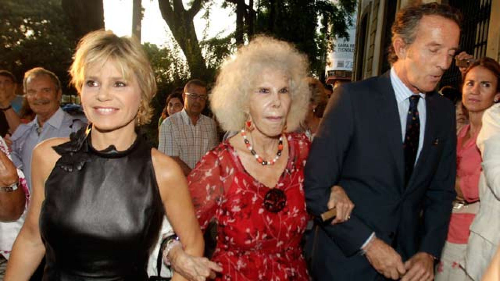 La duquesa de Alba se casa por tercera vez a los 85 años | Ver