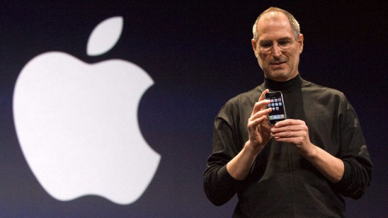 El co-fundador y el presidente de Apple, Steve Jobs,