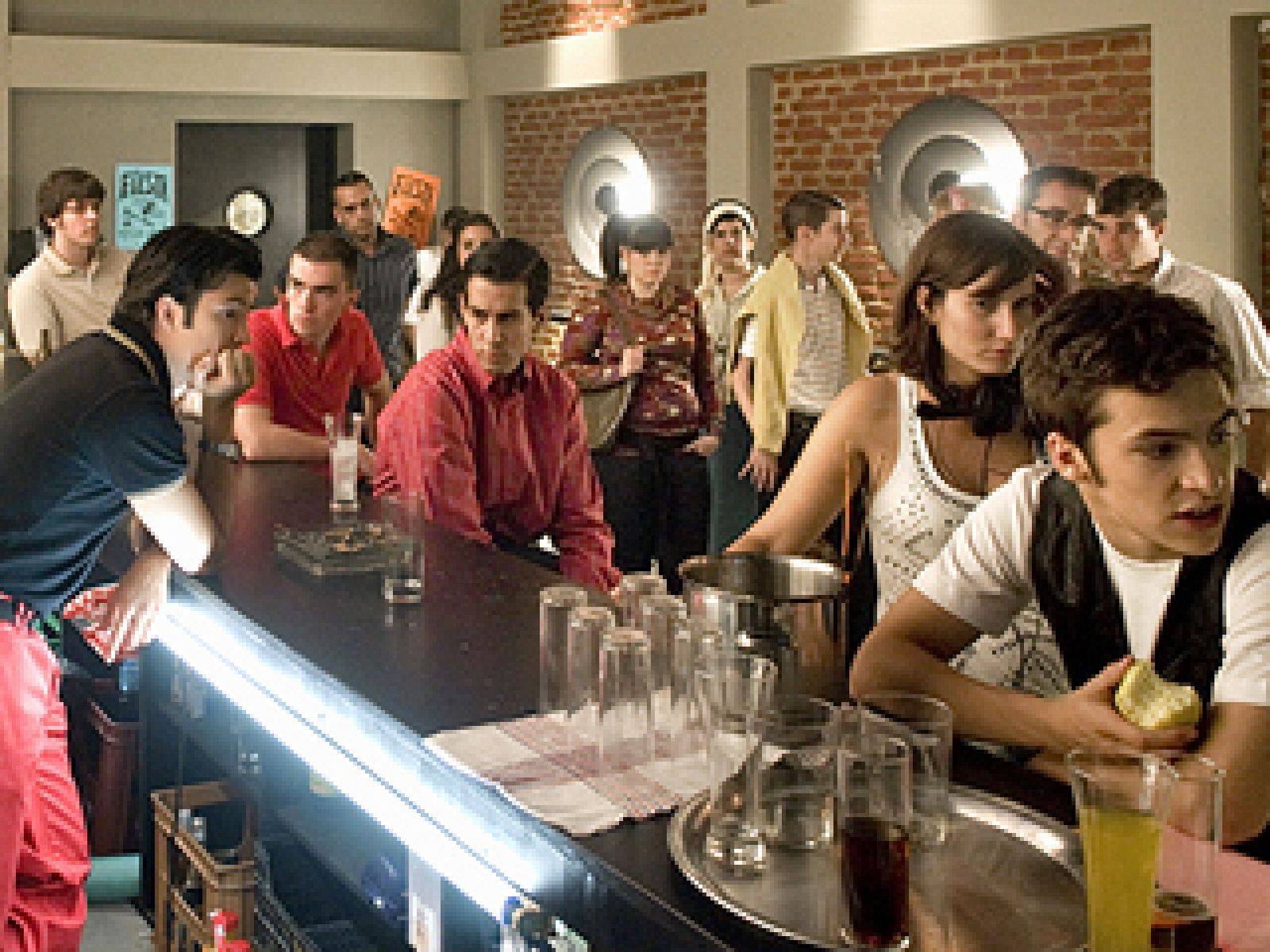 Cuéntame cómo pasó - Escupitajo punk (Capítulo 219)