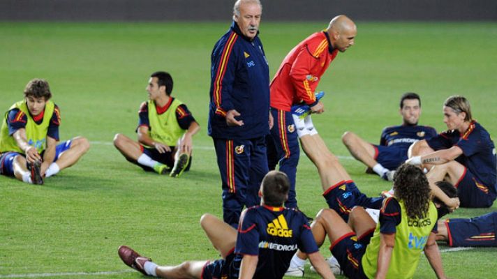 Telediario 1 - La selección se ejercita en Praga