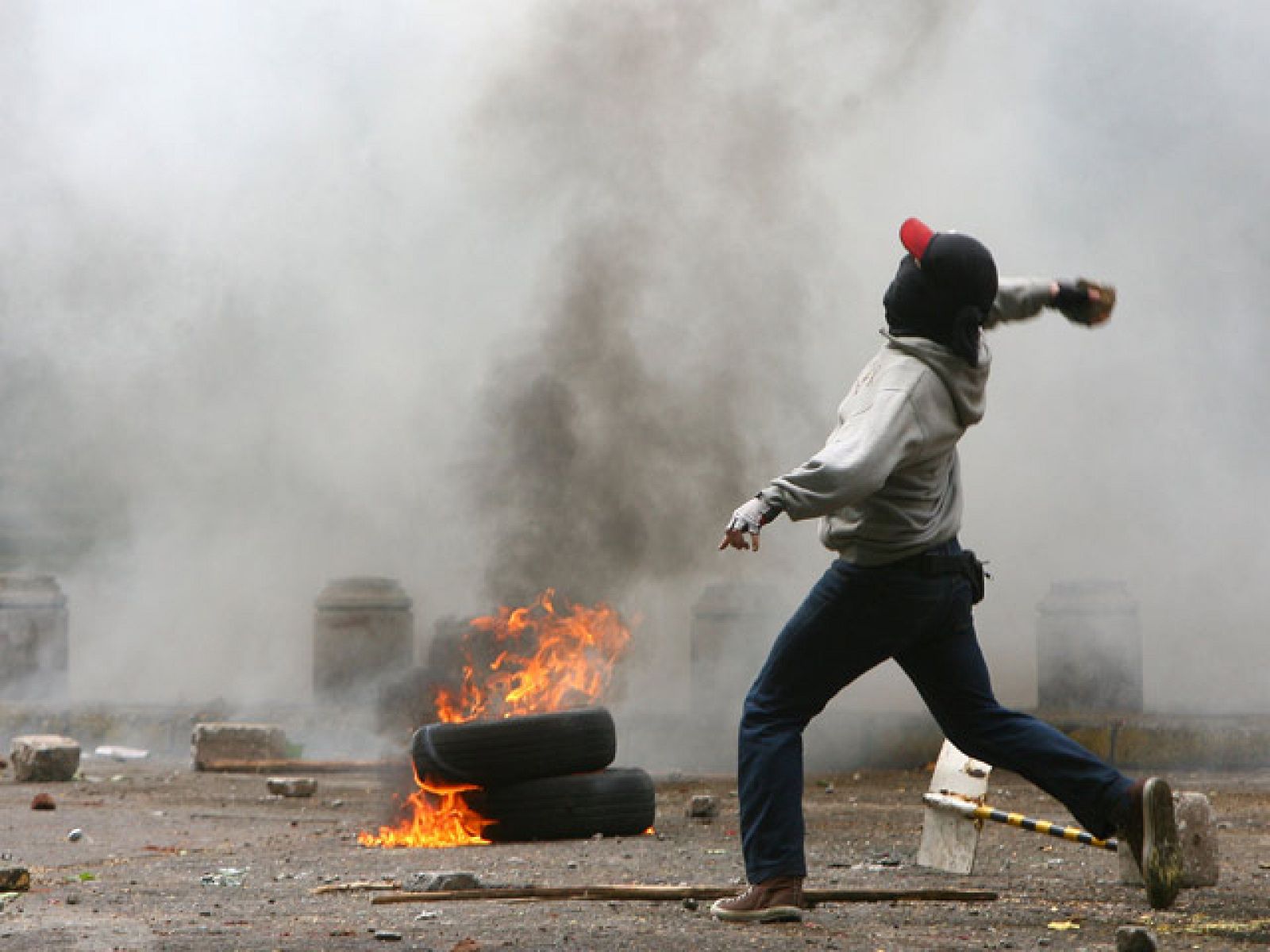 Las revueltas estudiantiles en Chile dejan 250 detenidos tras la ruptura de la mesa de diálogo