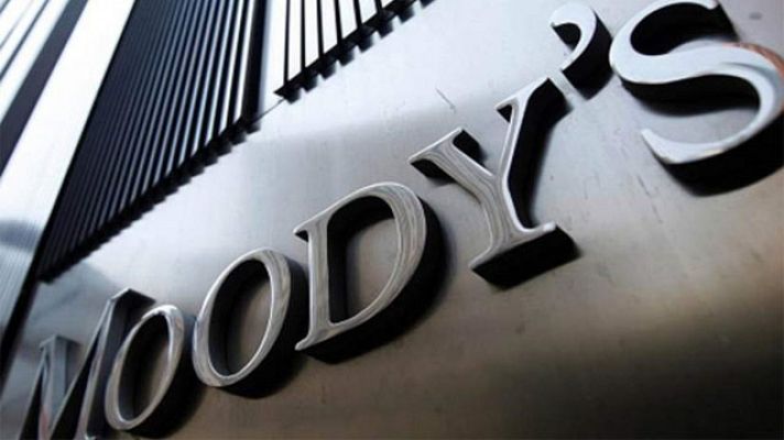 Informativo 24h - Moody's baja la nota a 12 bancos británicos
