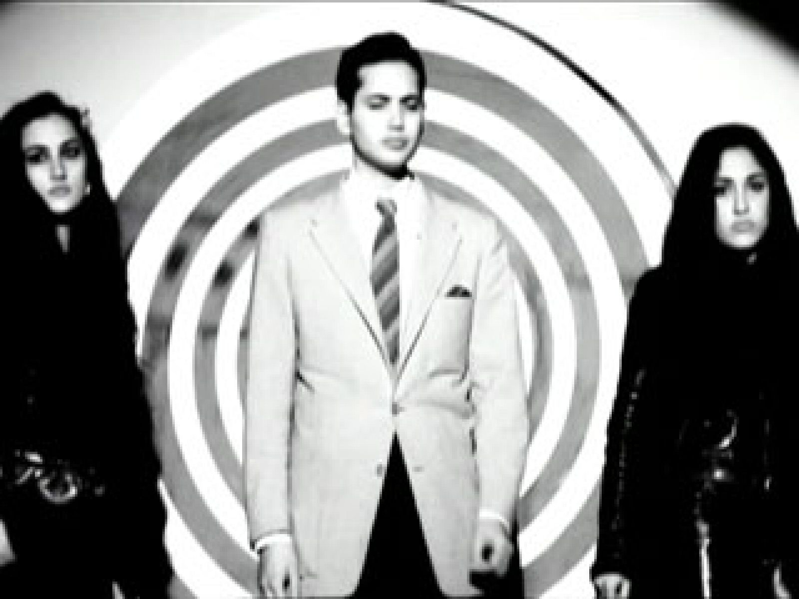 Charlamos con Kitty, Daysi and Lewis sobre R & B y algo de country