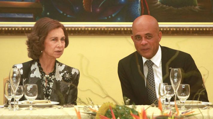 Telediario 1 - La Reina Sofía en Haití