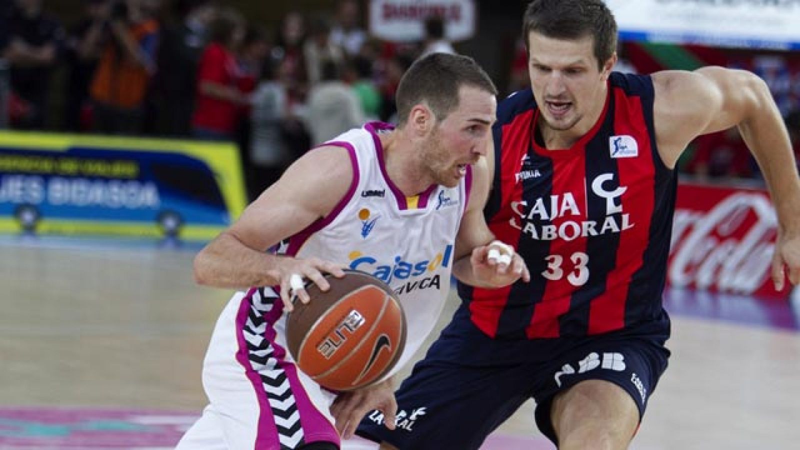Los vitorianos ganan por 73-60 al Cajasol Sevilla, que solo pudo mantener la igualdad en la primera parte
