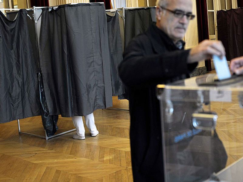 Los socialistas franceses afrontan este domingo la primera vuelta de sus primarias