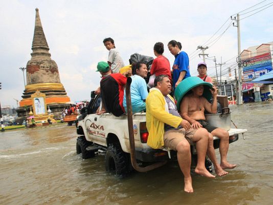 Telediario 1 - Inundaciones en Tailandia