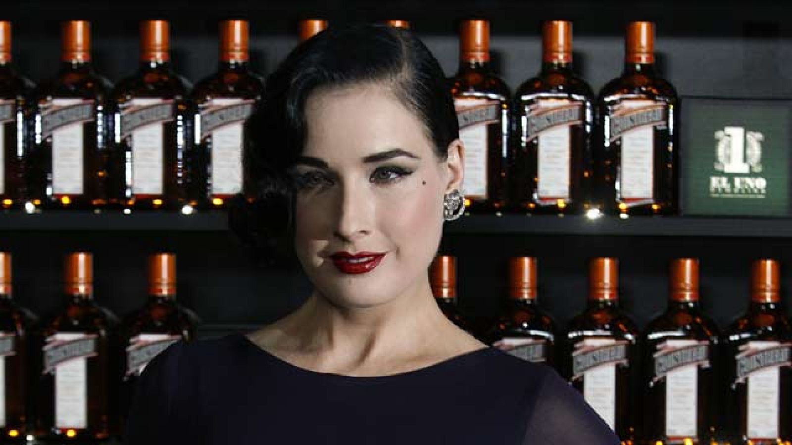 Más Gente - Dita Von Teese dice que su talento es "enseñar a las mujeres a explotar su glamour"