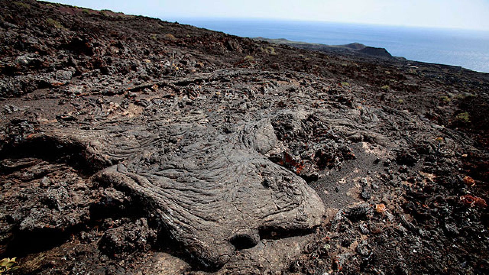 Los científicos han confirmado esta noche que se ha producido una erupción submarina cerca de la isla de El Hierro.