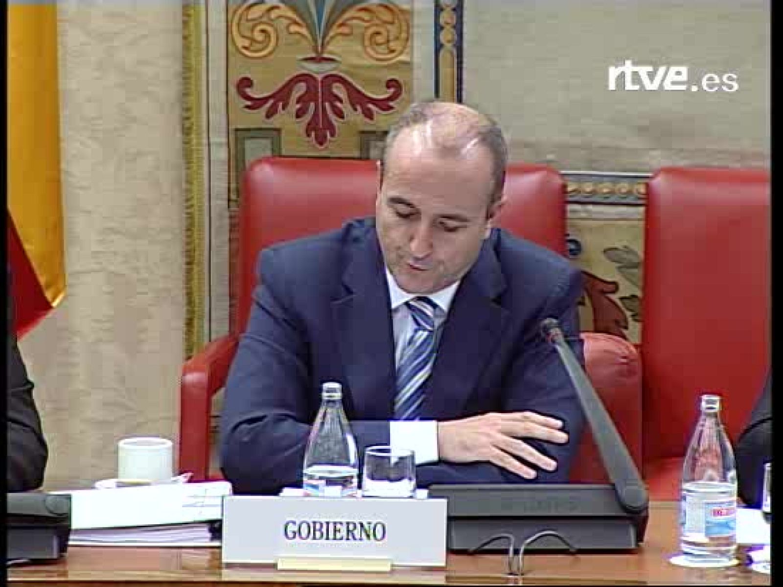 El ministro de Industria, Miguel Sebastián, ha anunciado que el Gobierno pondrá en marcha un plan renove para rejuvenecer el parque automovilístico