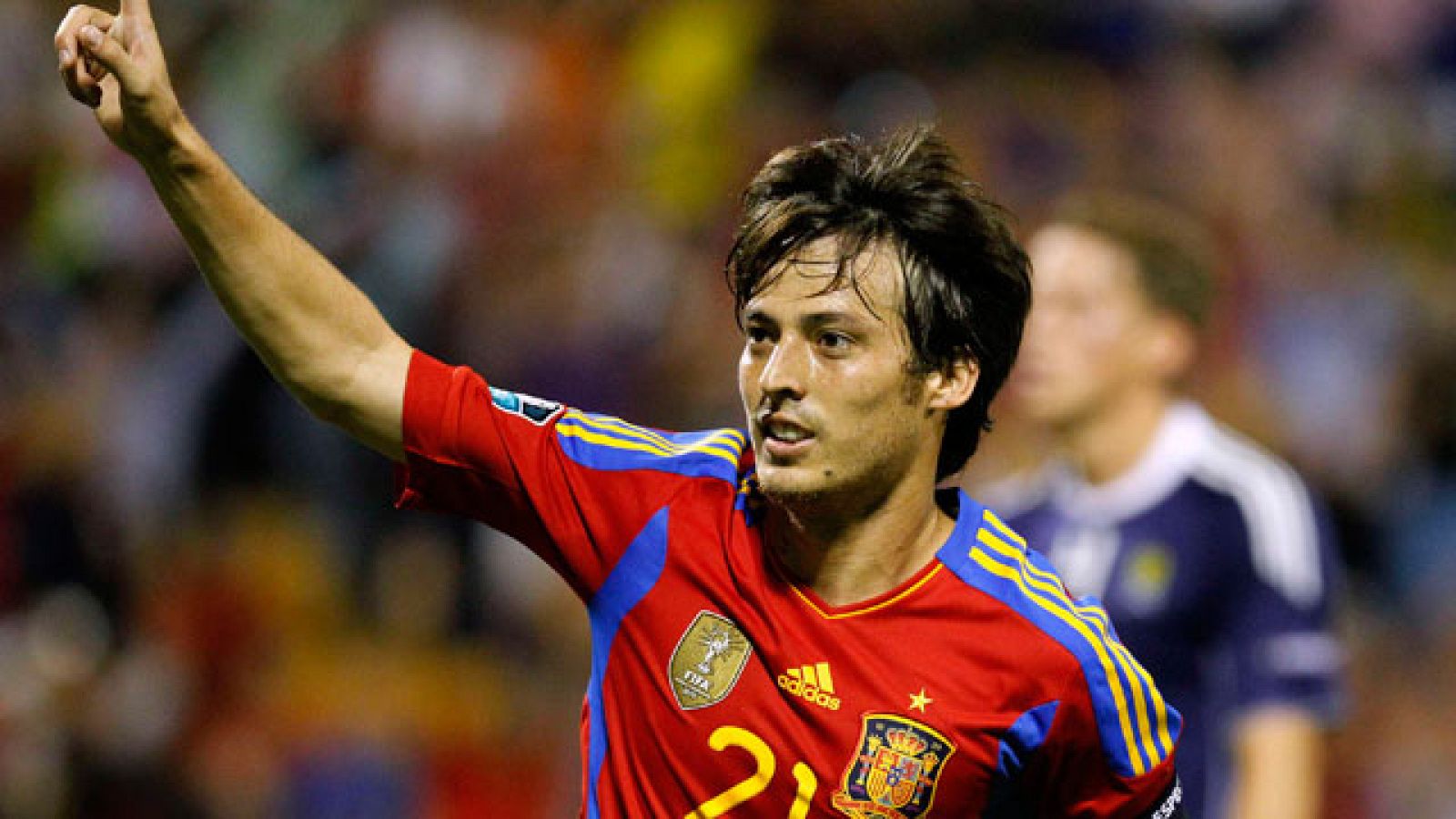 David Silva brilla con luz propia | Ver