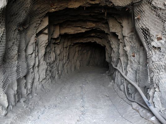 Telediario 1 - Los "33 de Atacama" vuelven a la mina San José un año después