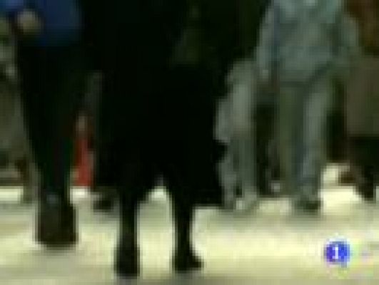 Telediario 1 - Berlusconi cuestionado