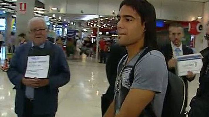 Telediario 1 - Vuelta a casa de los internacionales