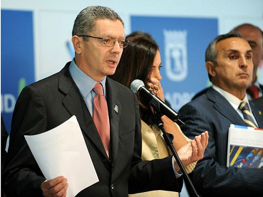 Telediario 1 - Gallardón ocupará el cuarto puesto por Madrid y S. Santamaría el dos