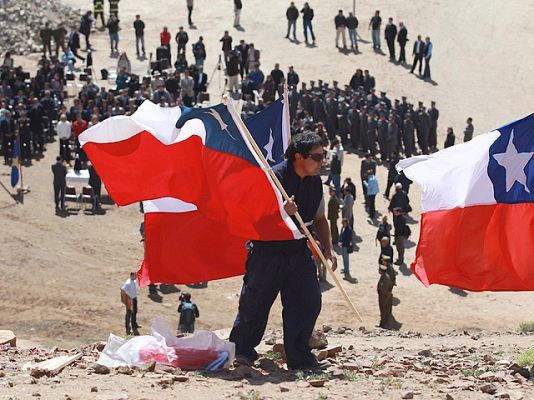 Telediario 1 - Un año del rescate de los mineros