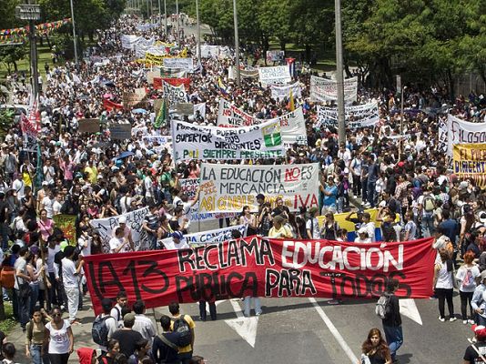Telediario 1 - La universidad pública colombiana comienza una huelga indefinida