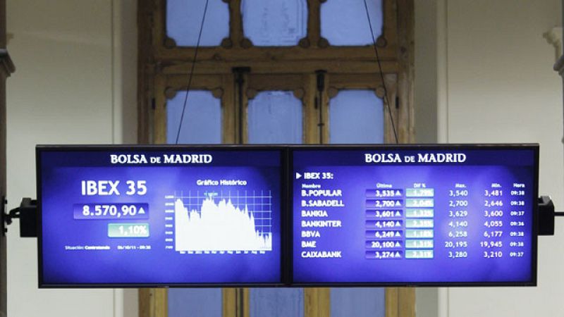 Las Bolsas europeas suben e ignoran la rebaja de S&P