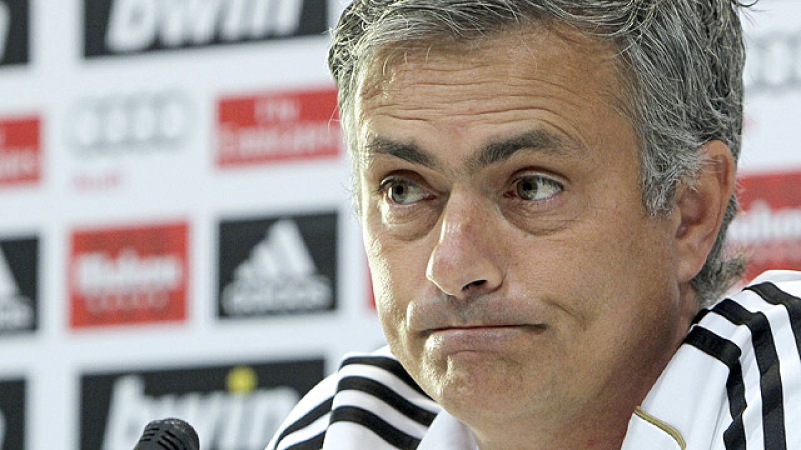 Mou cambia el tono | Ver