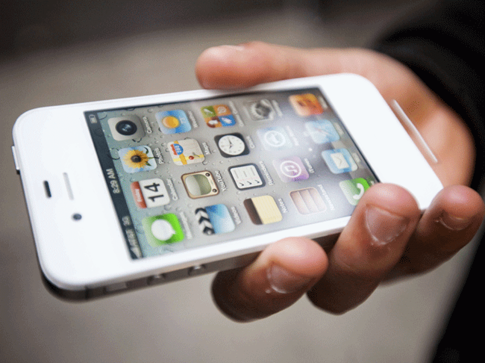 El nuevo iPhone de Apple sale a la venta | Ver