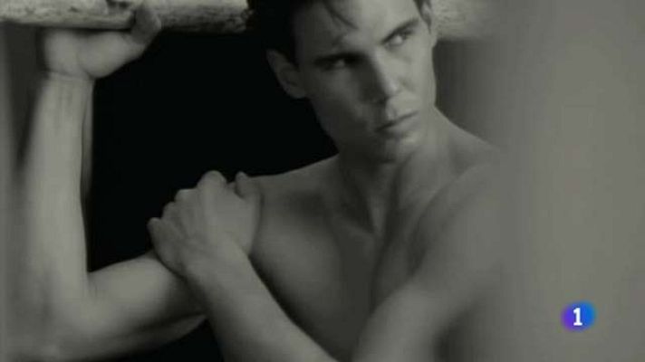 +Gente - Nadal luce ropa interior