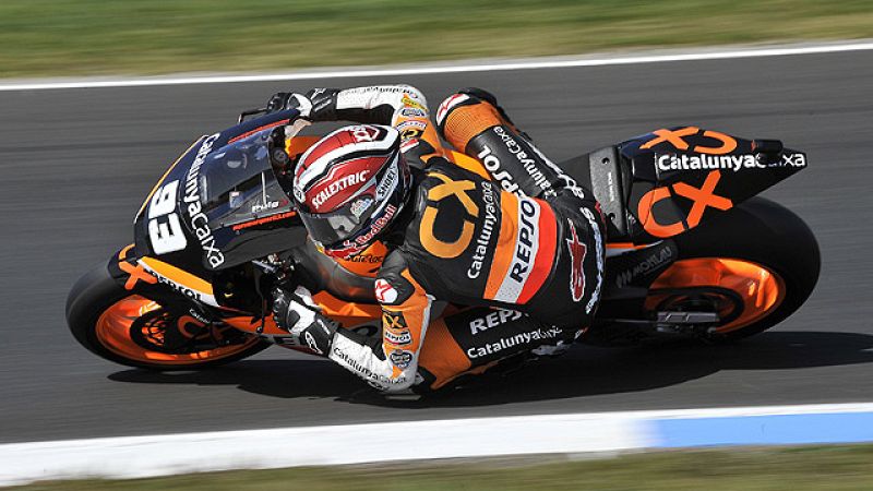 Épica remontada de Márquez en Moto2