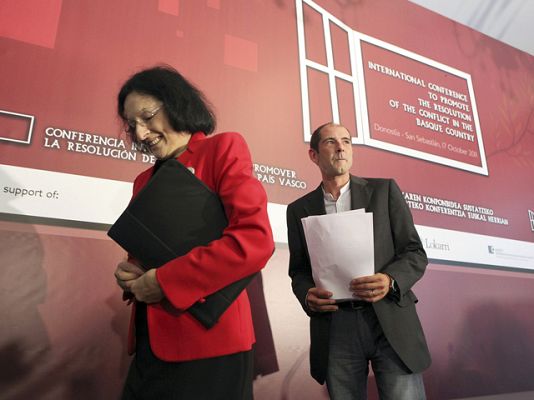 Telediario 1 - Telediario Matina en 4' - 17/10/11