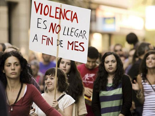 Telediario 1 - Miembros del 15M ocupan edificios