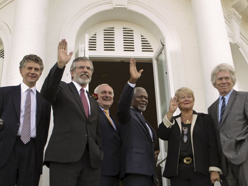 La Conferencia de San Sebastián pide a ETA el fin de la violencia y a los Gobiernos que negocien - Informativo 24h | Ver