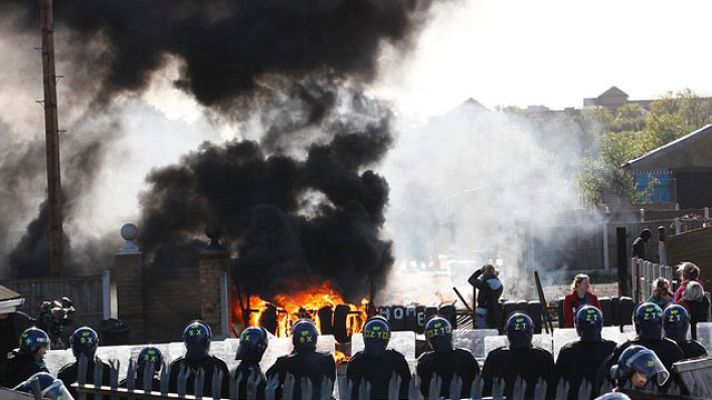Telediario 1 - Desalojos en el Reino Unido