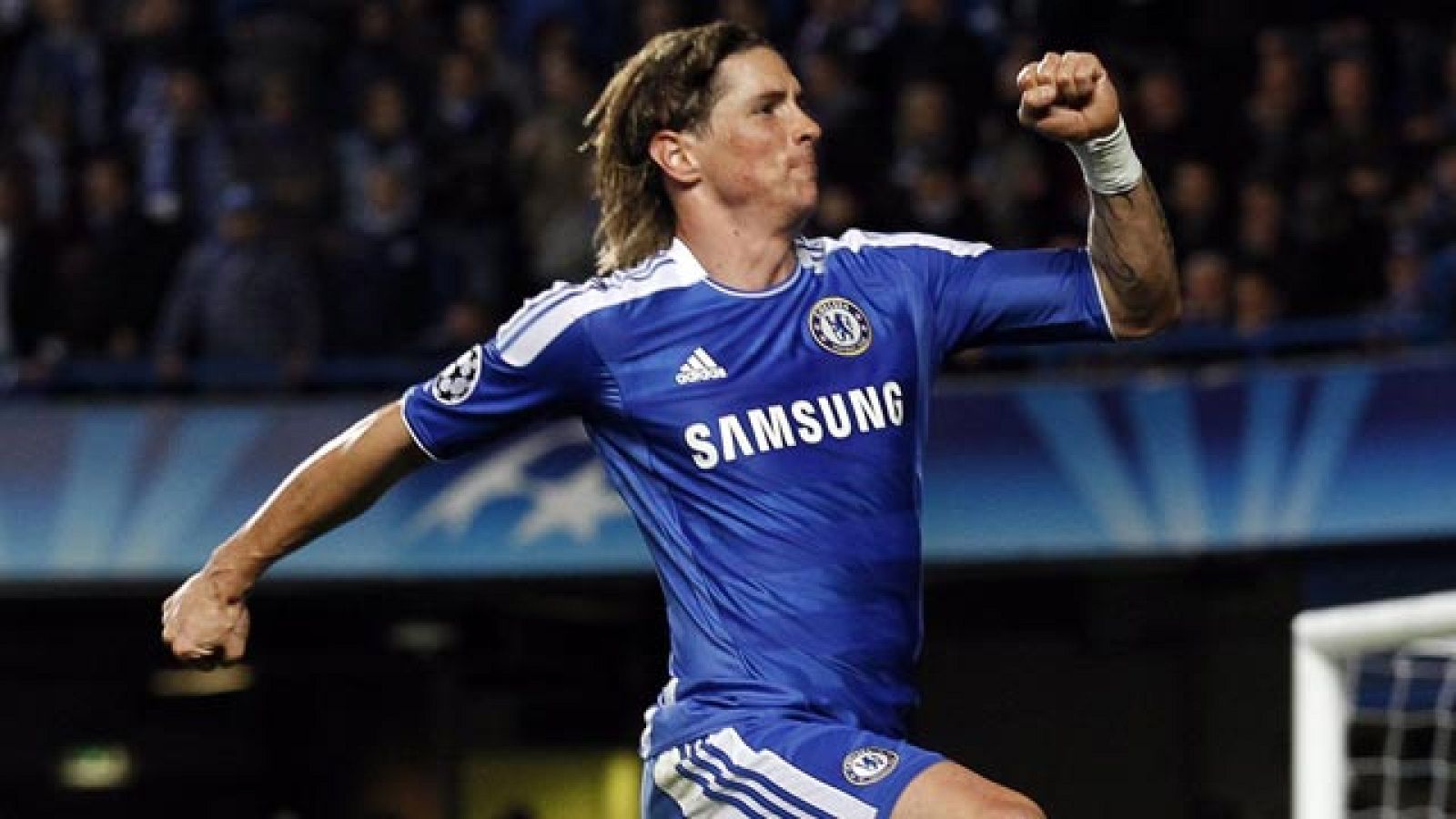 Golazo de cabeza de Torres (3-0) | Ver