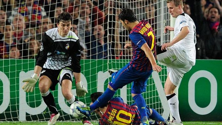 Champions League - Villa derriba el muro checo (2-0)