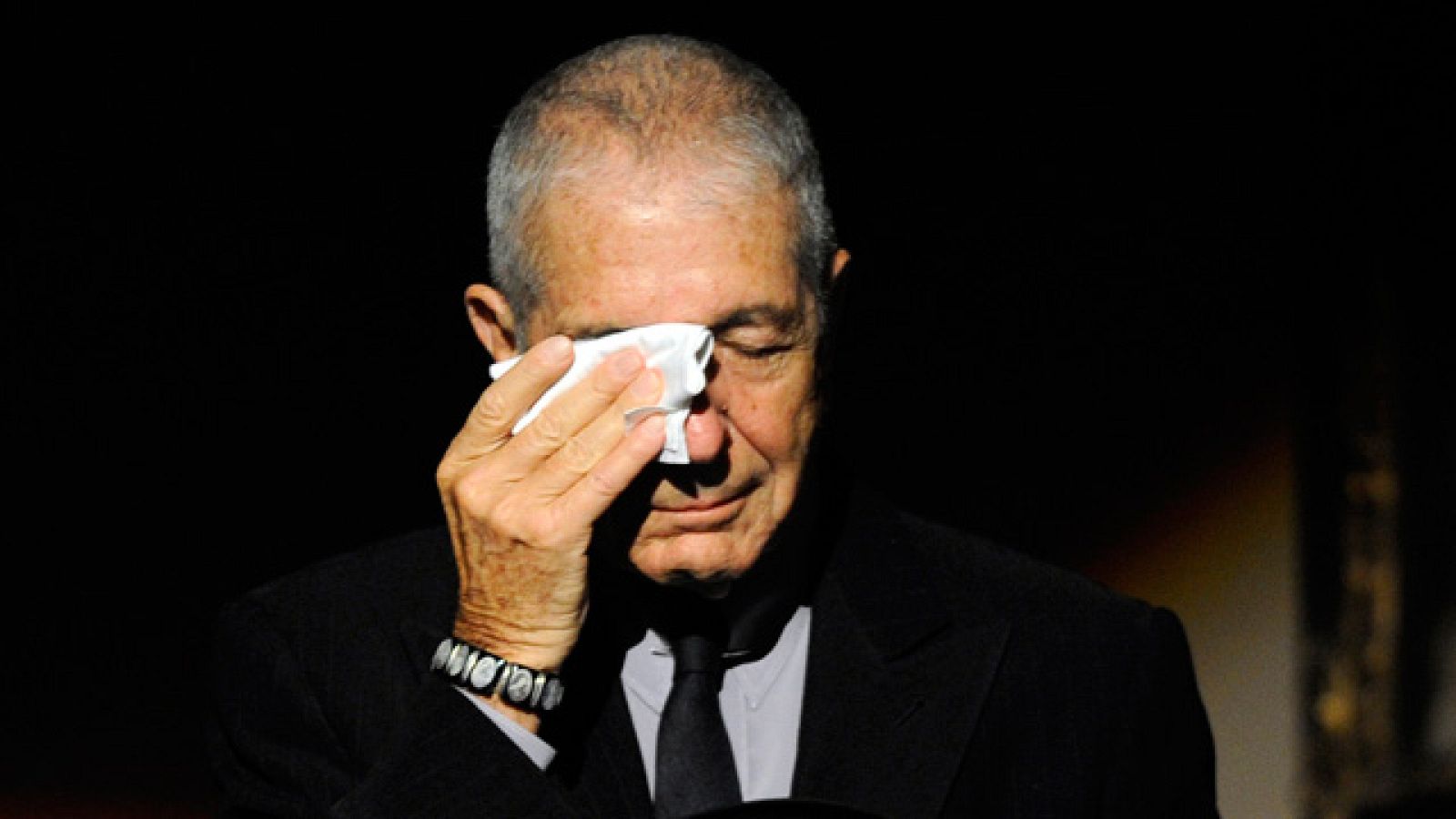 Emotivo tributo a las letras y música de Leonard Cohen en Gijón - Premios Princesa de Asturias | Ver