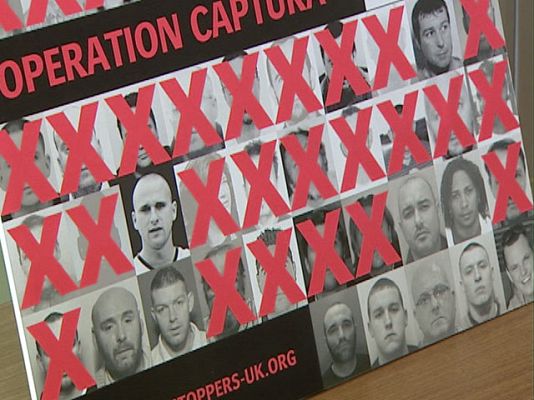 Telediario 1 - Se buscan fugitivos