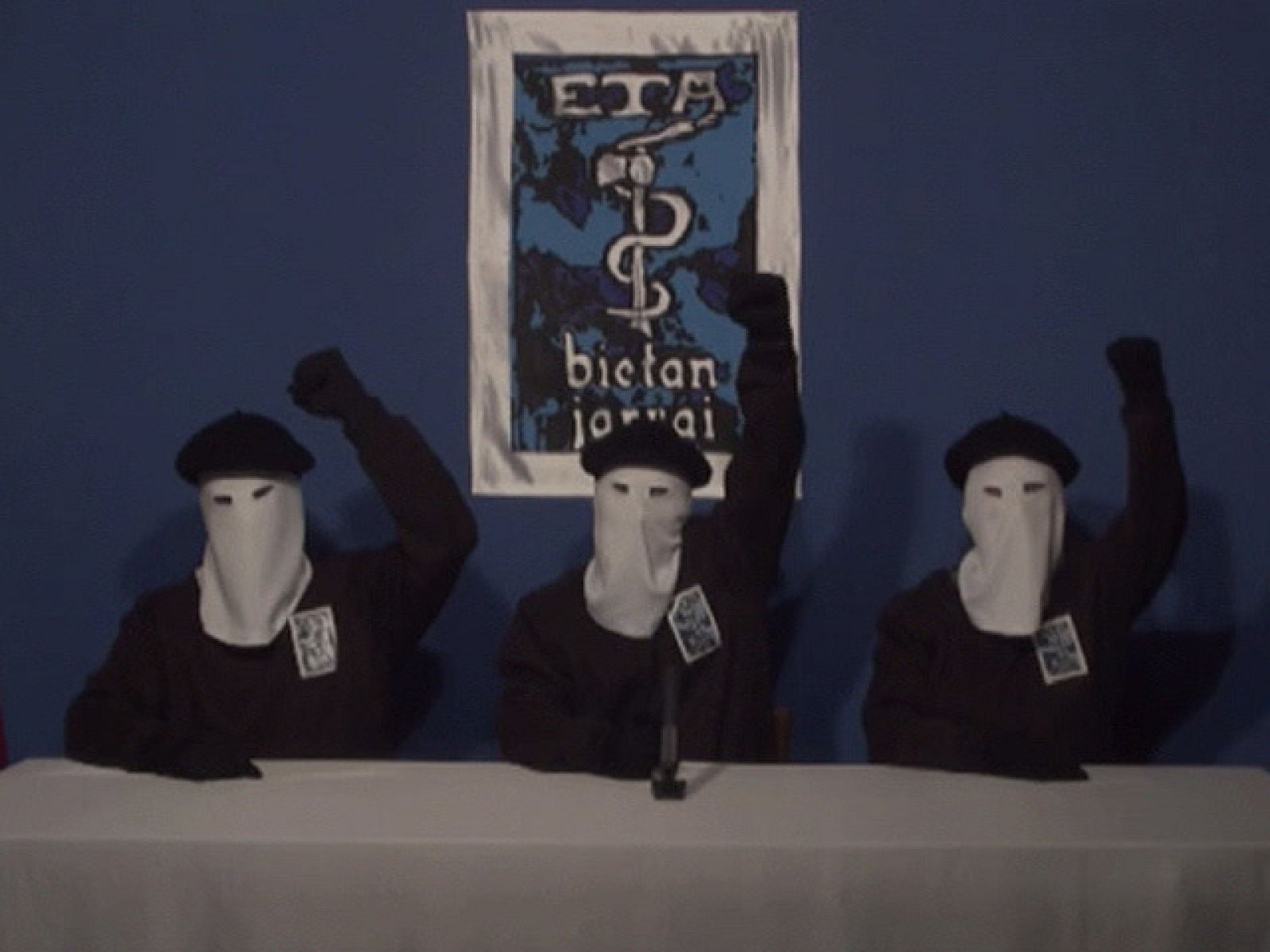 Telediario matinal en cuatro minutos - 21/10/11 | Ver